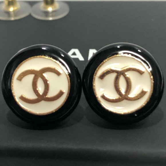 CHANEL CC Logos Black White Round Stud Earrings Gold Tone B24P Auth w/Box #1995 - Picture 2 of 10